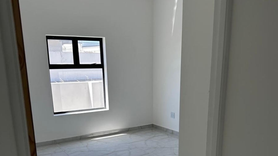 To Let 4 Bedroom Property for Rent in Laguna Sands Western Cape